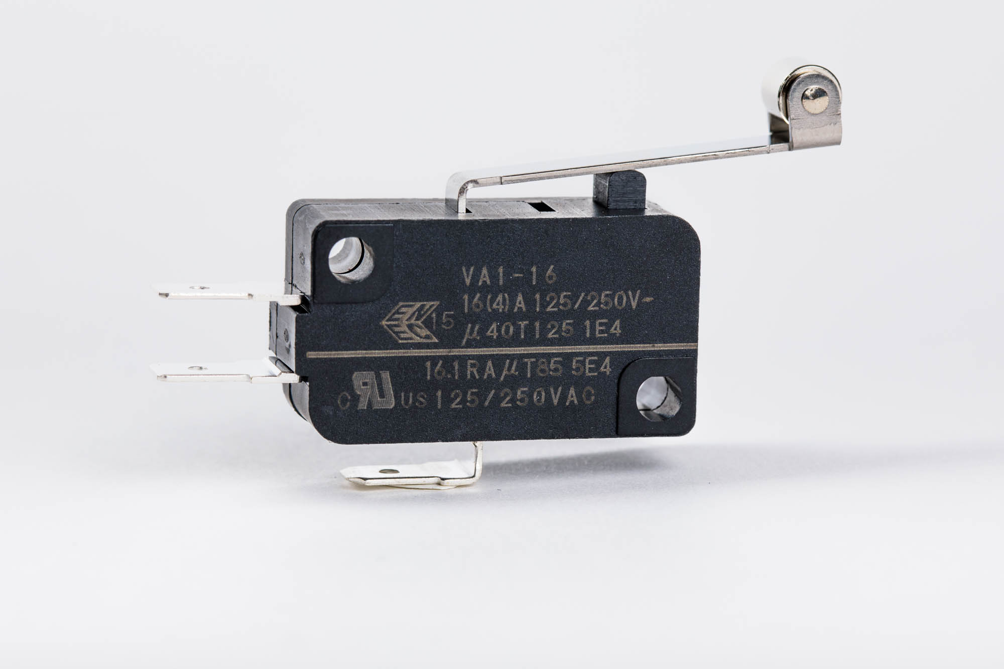 va1-16l1-06d0-z Zippy Roller Lever Snap Action Micro Switch, Solder Terminal, 16.1 A, 250 V ac, 1 V dc, SPDT