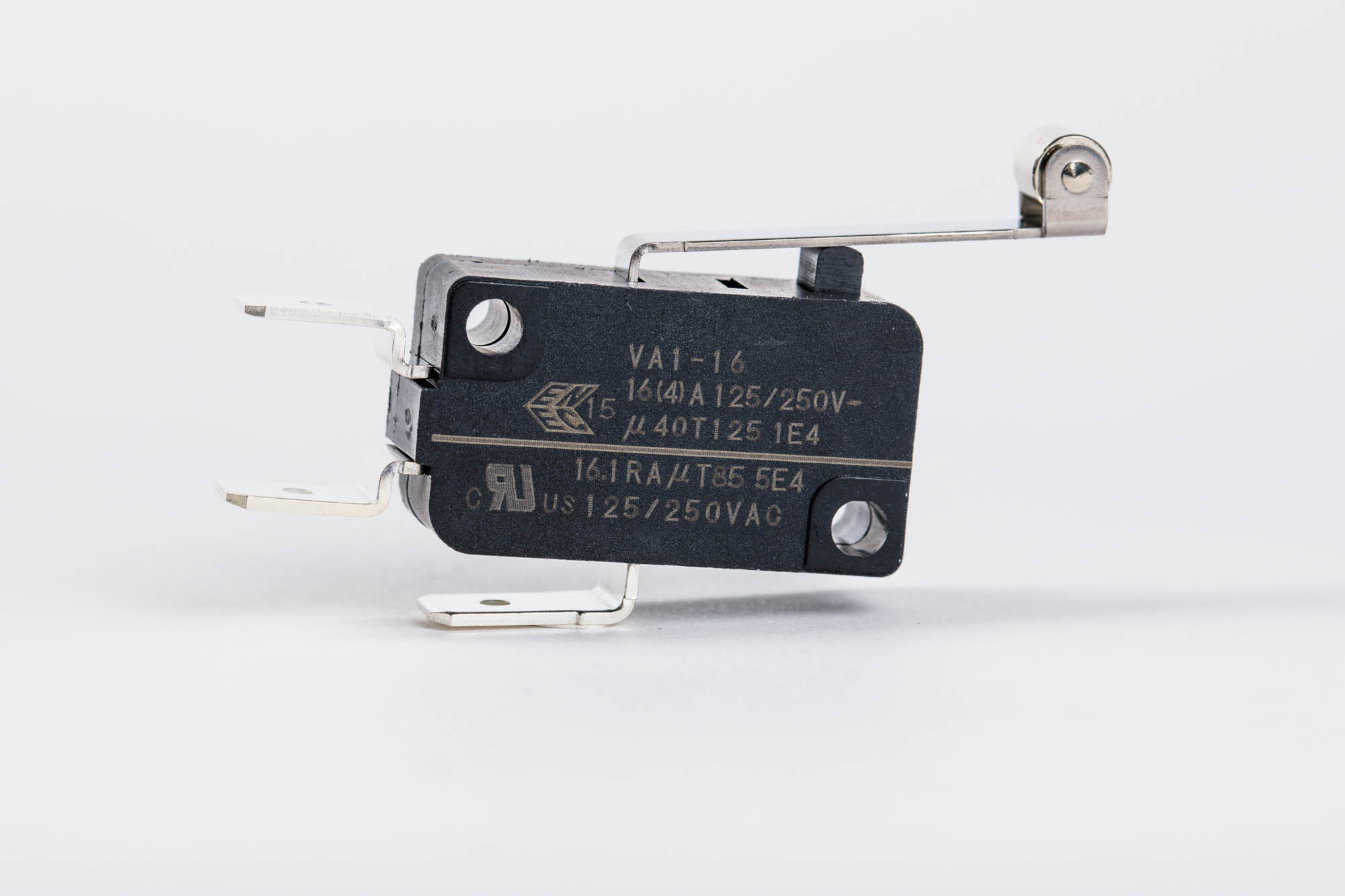 Zippy Roller Lever Snap Action Micro Switch, Solder Terminal, 16.1 A, 250 V ac, 1 V dc, SPDT