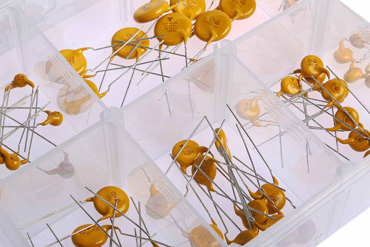 vy11-kit-cs Vishay, Through Hole Ceramic Capacitor Kit 70