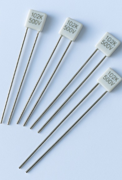 E-Pro THMLF-1, Thermal Fuse, 102°C Rated 3A 250V, 100 pcs