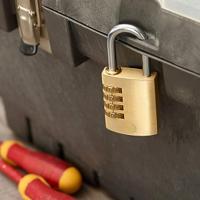 y150b401301 Yale Combination Brass Combination Padlock, 6mm Shackle, 40mm Body