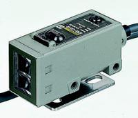 e3jk-tr11-2m Omron Through Beam (Emitter and Receiver) Photoelectric Sensor 40 m Detection Range Relay IP64 Block Style E3JK-TR11 2M