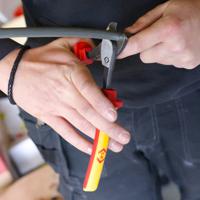 t3973-210 CK T3973 210 VDE/1000V Insulated Cable Cutters