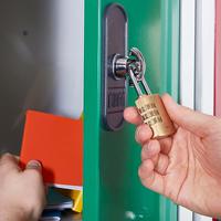 y150b301251 Yale Combination Brass Combination Padlock, 5mm Shackle, 32mm Body