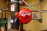 cgv-7 Brady Red 2-Lock ABS Gate Valve Lockout, 9.65mm Shackle, 178mm Attachment