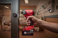 m18fqid-502x Milwaukee M18FQID-502X - 18V Impact Driver with 1 x 5Ah Batteries
