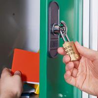 y150b221202 Yale Combination Brass, Steel Combination Padlock, 3mm Shackle, 23mm Body