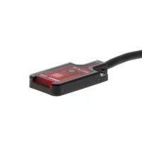 e3t-fl11-2m Omron Diffuse Photoelectric Sensor, Rectangular Sensor, 15 mm Detection Range