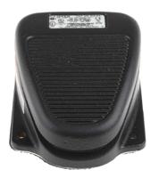 116-732 RS PRO Medium Duty Latching Clipper Foot Switch - Cast Iron Case Material, SP-CO, 20 A @ 125 V ac Contact Current, 250V