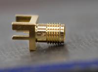 526-5757 RS PRO, Jack Edge Mount SMA Connector, 50Ω, Solder Termination, Straight Body