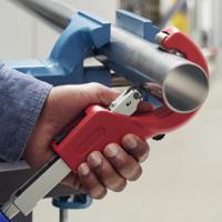 90-31-03-bk Knipex Pipe Cutter 6 → 35 mm, Cuts Plastic