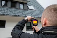 0563-8836 Testo testo 883-2 Kit Thermal Imaging Camera Kit, -30 → +650°C, 320 x 240pixel Detector Resolution