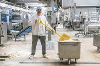 56014 Vikan 380 x 340 mm Ergonomic shovel