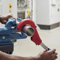 90-31-03-bk Knipex Pipe Cutter 6 → 35 mm, Cuts Plastic