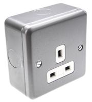 k848-alm MK Electric Metalclad Plus Grey 1 Gang Plug Socket, 13A, Type G - British, Indoor Use