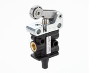 235-4723 RS PRO Roller Lever 3/2 Pneumatic Control Valve super X Mechanical 3/2 valve Series, G 1/8, 1/8in, III B