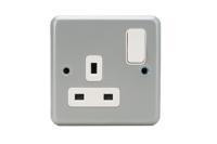 k2977-alm MK Electric Metalclad Plus Grey 1 Gang Plug Socket, 2 Poles, 13A, Type G - British, Indoor Use
